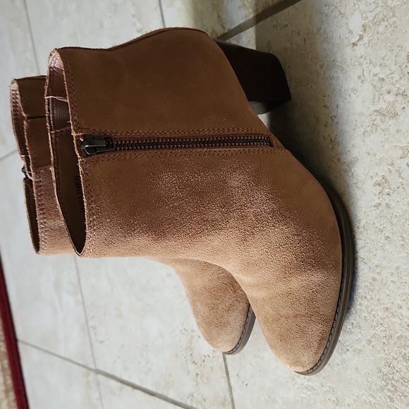 Vionic Suede booties Size 7 - Picture 1 of 12